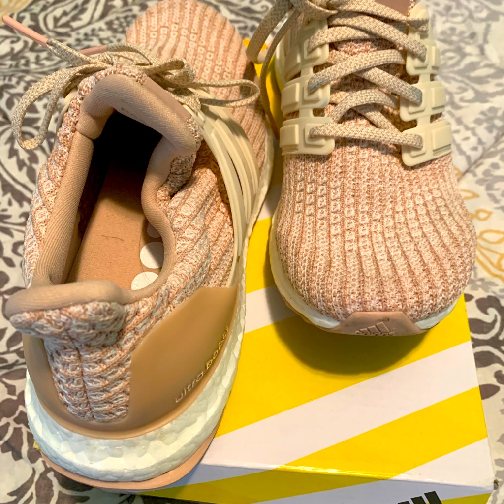 Adidas Women Sneakers Specially For Walk